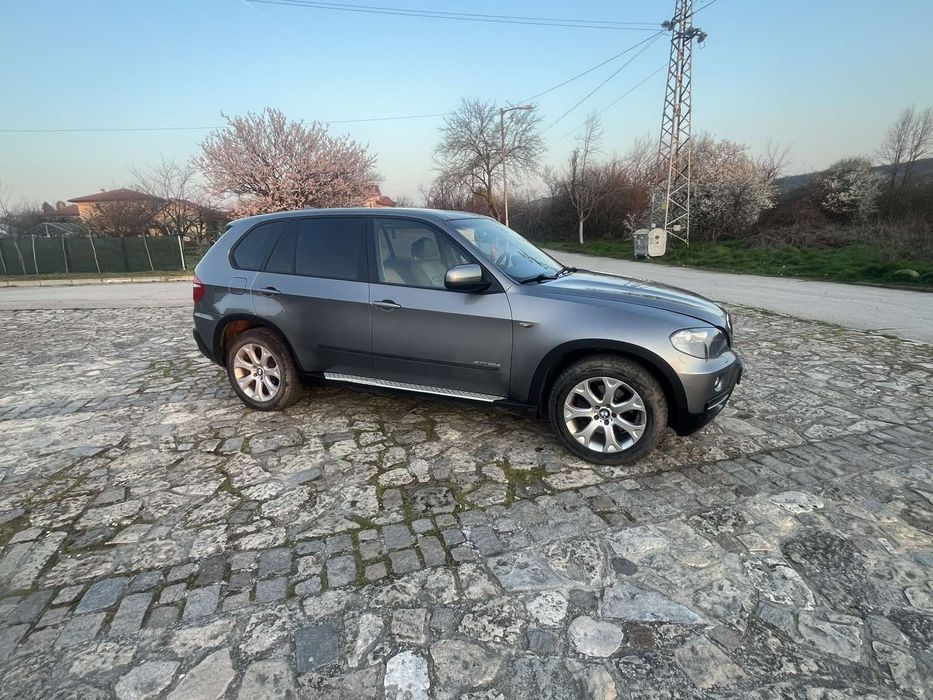 Продавам х5е70 3D.2010г.