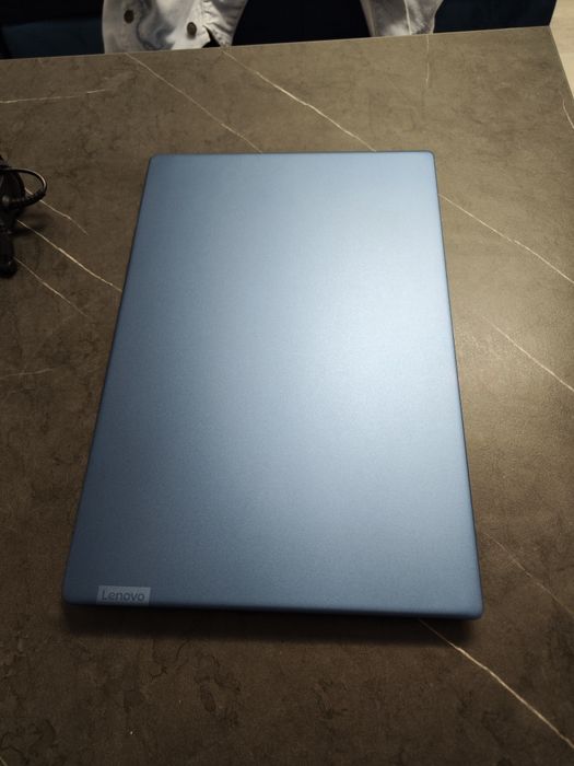 Lenovo, 256GB SSD, 12 GB RAM, RYZEN 5 2500U, VEGA 8