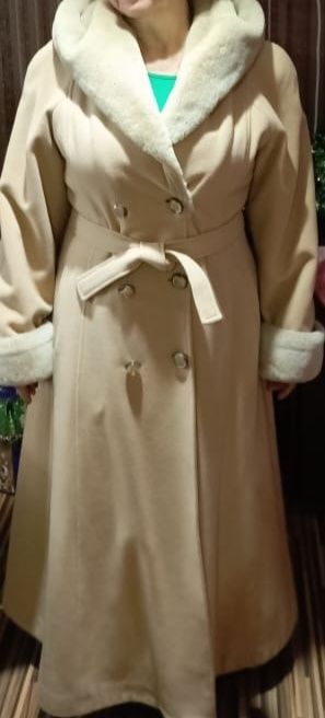 Пальто из материал кашемир.