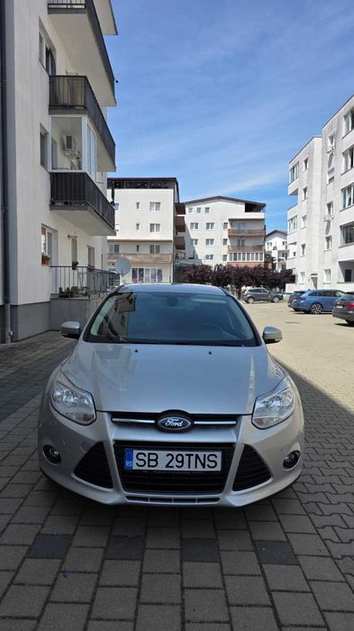 FORD Focus 2013 — imagine 5
