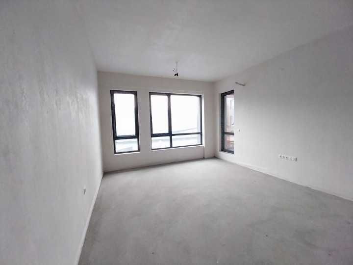 Продава се Тристаен апартамент в Пловдив, Младежки Хълм - 129 кв.м за 890 €/кв.м - Снимка #2