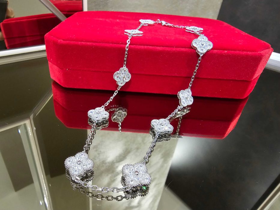 Van Cleef & Arpels VCA Silver Diamond Alhambra 10 Motifs Дамско Колие