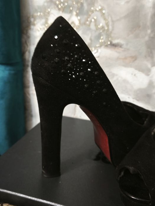 Продам  фирменные туфли, размер 35/36