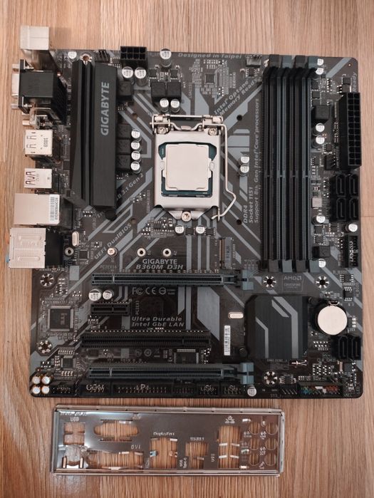 Материнская плата 1151v2