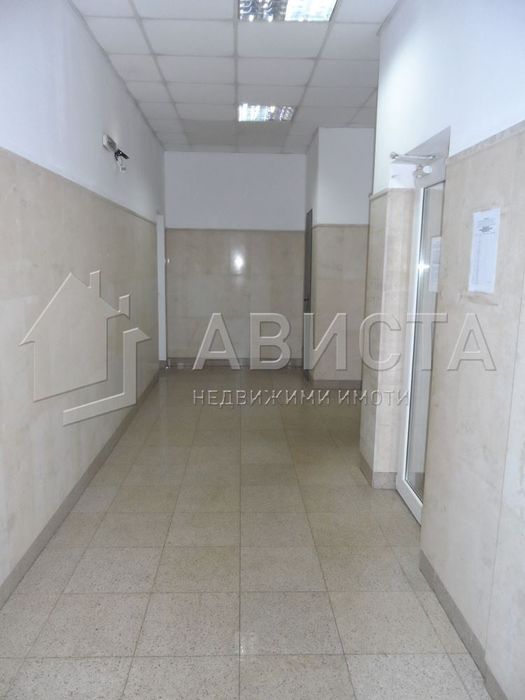 Дава се под наем Едностаен апартамент в София, Гоце Делчев - 32 кв.м за 331.5 € - Снимка #1