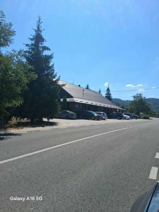 Spatiu comercial (restaurant cu sala de evenimente si magazin)la cheie.