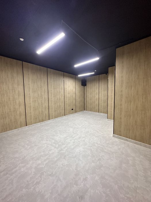 Gafur Gulom da Podval Arendaga