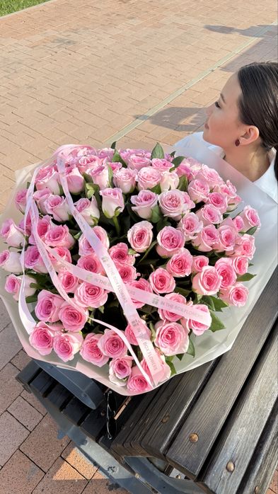 Розы  свежие , белые , коасные , розовые