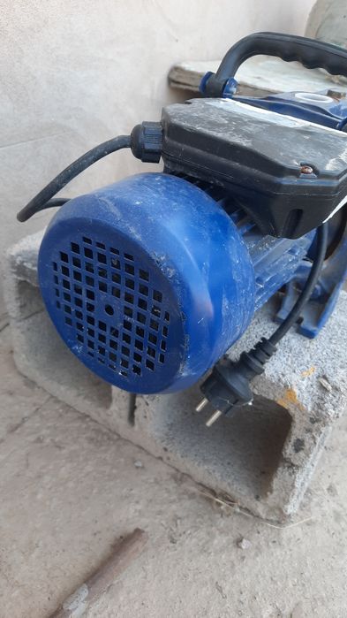 Продам насос водяной
