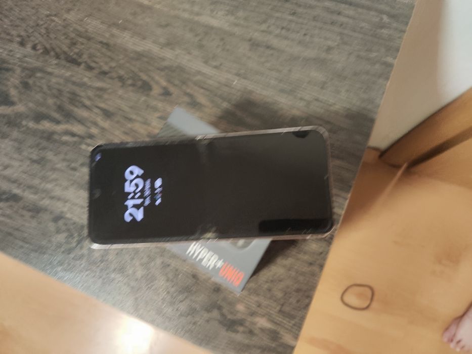 Продавам Samsung galaxy z flip5 512 гигабайта в отлично състояние