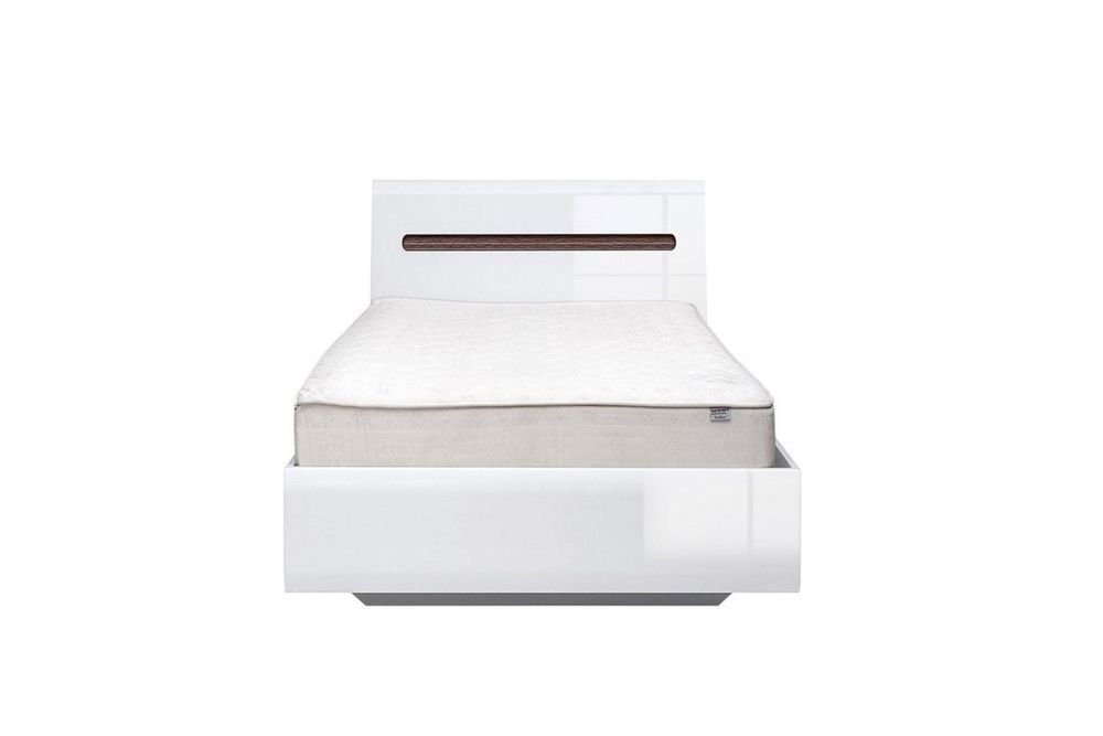 Продам спальный гарнитур