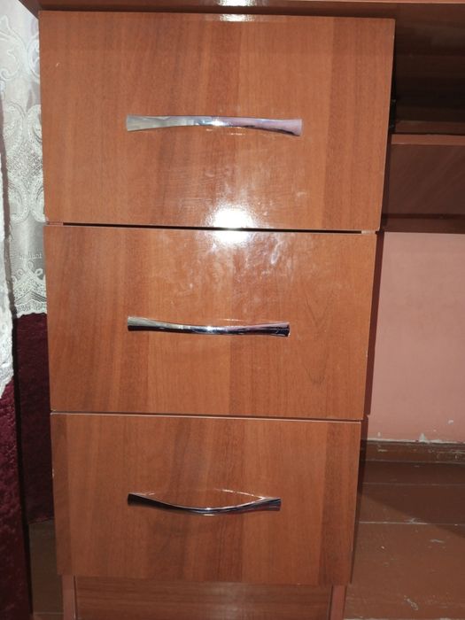 Дарс тайёрлаш учун стол