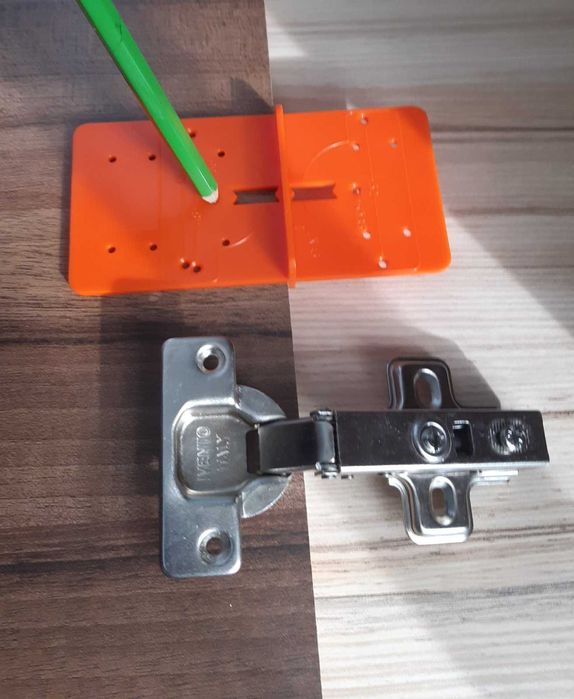 Шаблон и свредло за отвори на мебелни панти | Фрезер с ограничител