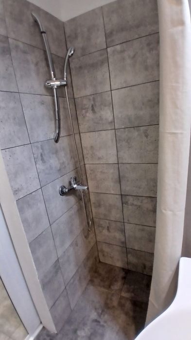 Inchiriez apartament