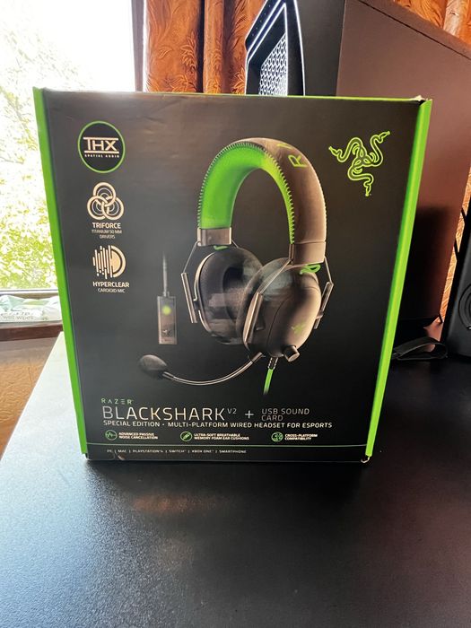 Razer Blackshark V2 + USB sound card - special edition • multi platform wired headset for esports