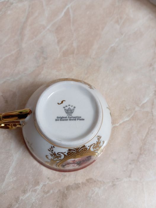 Чайной- кофейный сервиз