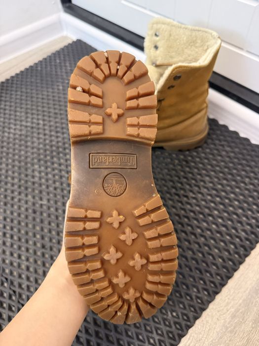 Продам зимние ботинки