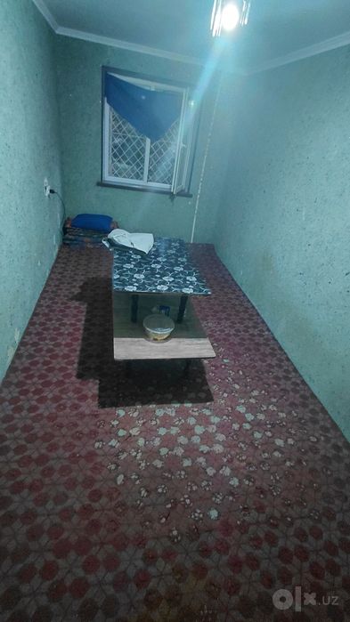 Qarshi shahar markazida 2 xonali uy sotiladi
