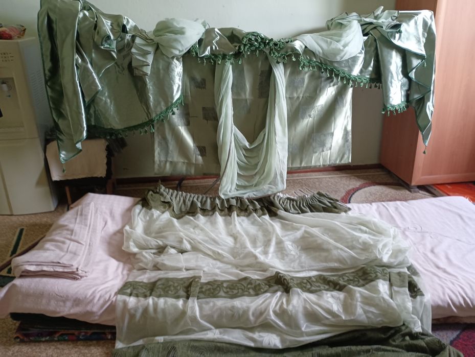 Шторы: портьеры, тюль, лабрикен.