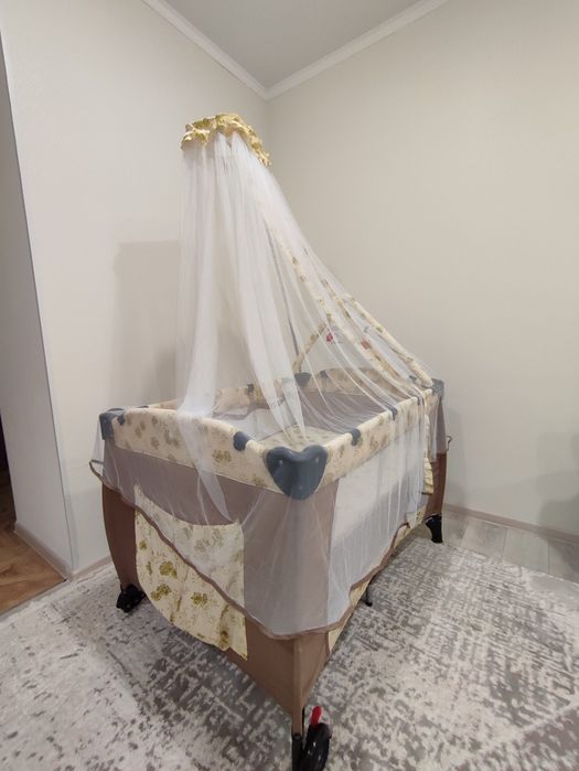 Продаю детскую кроватку три в одном