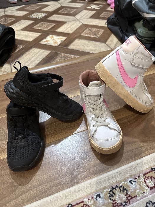 Продам детскую обувь nike