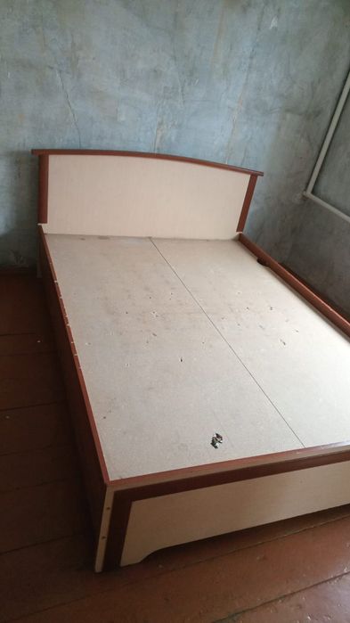 Продам спальный гарнитур