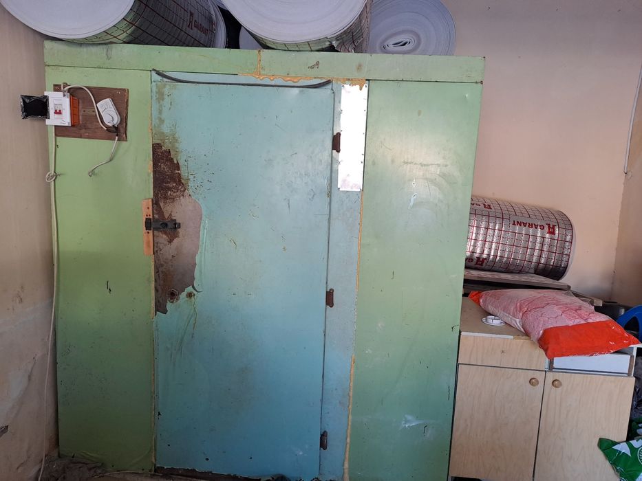 Холодильник продается