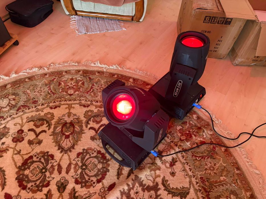 Pachet lumini DJ / Evenimente: 2x BEAM 230W 7R + 4x Mini Moving Head + Interfață Enttec DMX