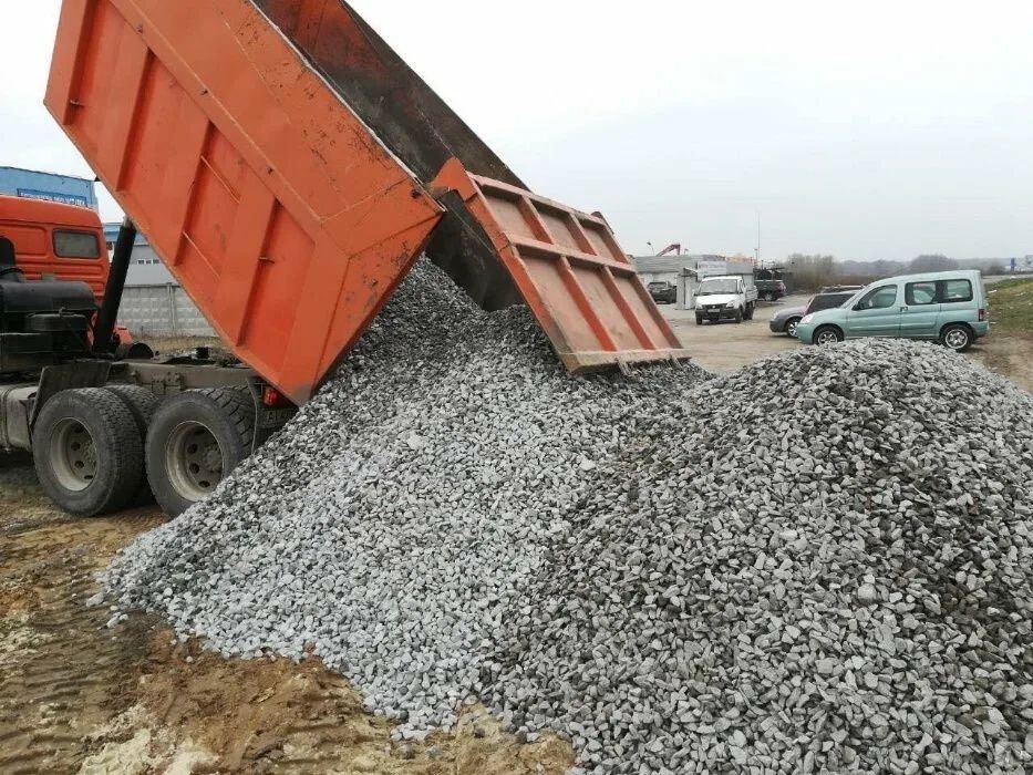 Доставка камаз сникерс отсев пгс щебень гщс