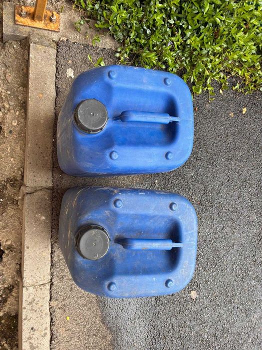 2 bidoane benzina sau pentru alte lichide