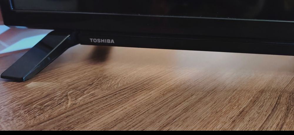 Toshiba 32 WL 1A63DG проблем в дънната платка.
