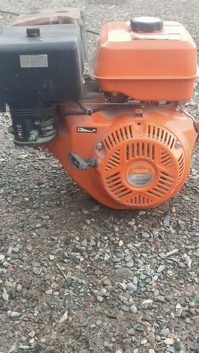 Продам движок бензиновый