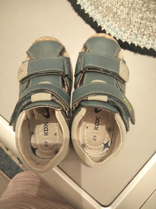 Срочно продам дет комбез и обувь