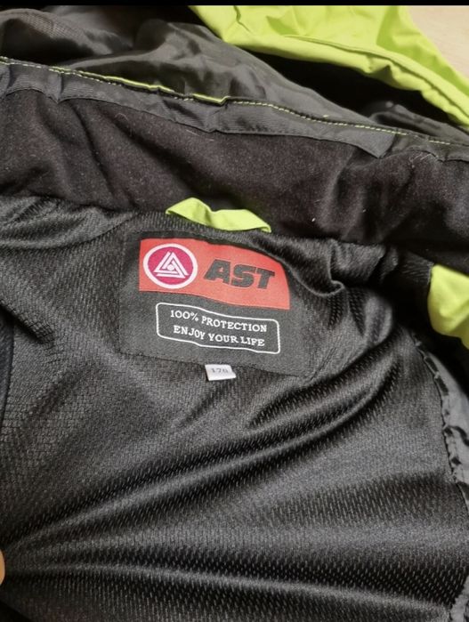 Geaca ski AST cu sistem RECCO