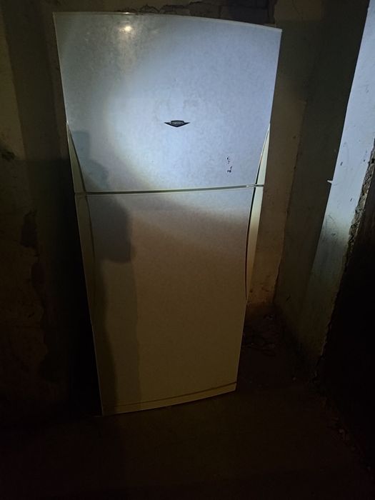 Холодильник большой