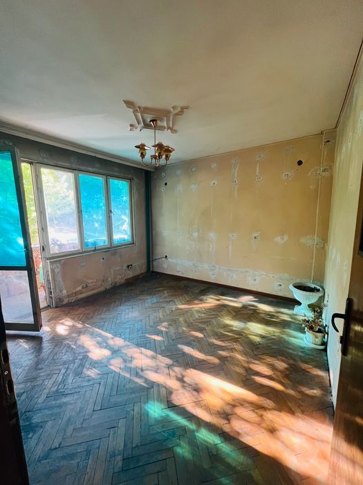 Продава се Многостаен апартамент в Плевен, 9-ти квартал - 100 кв.м за 1200 €/кв.м - Снимка #1