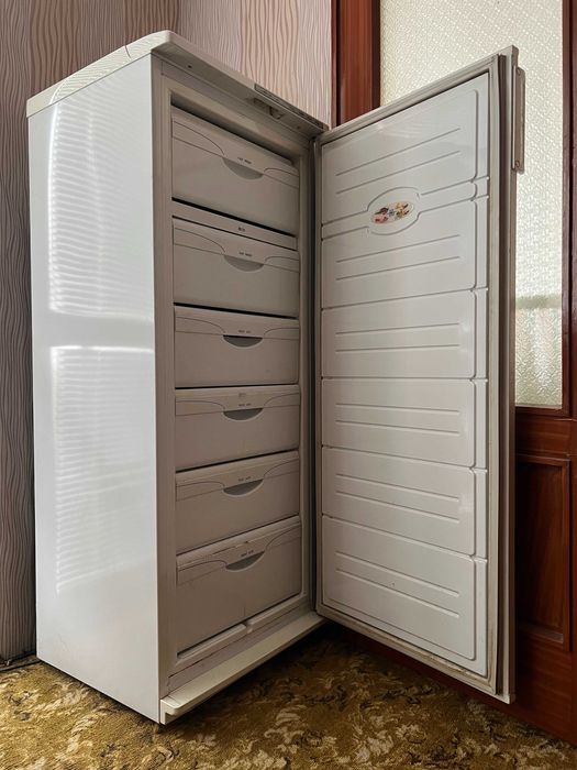 Вертикален фризер ATLANT