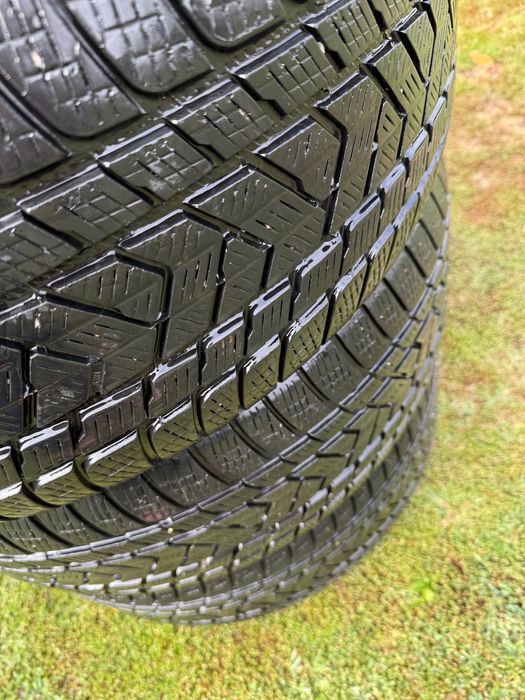 Комплект зимни гуми Pirelli Scorpion 285/45/21