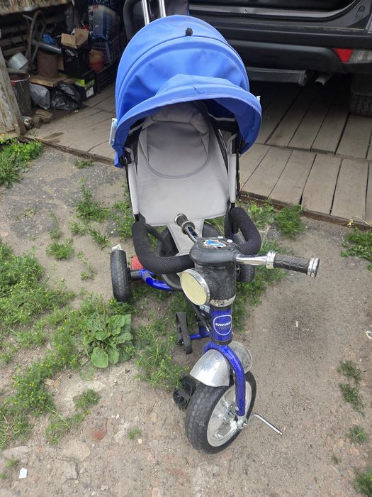 Детский велосипед стоит без надобности