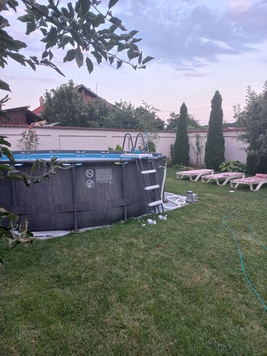 Vând piscină rotunda  supraterană 5.5m