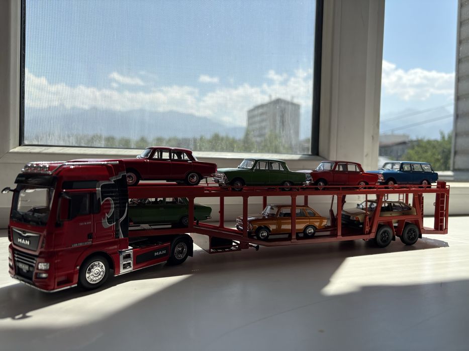 Продам модели 1:43..