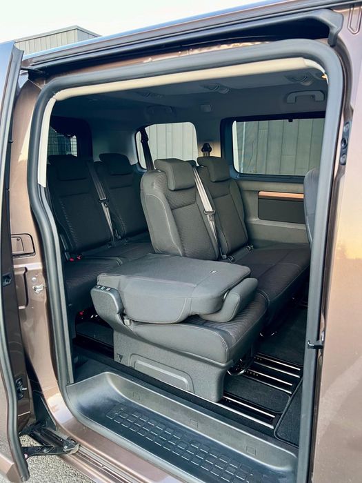 Toyota Proace , 8 locuri , cutie automata , carte RAR ,distributie noua !