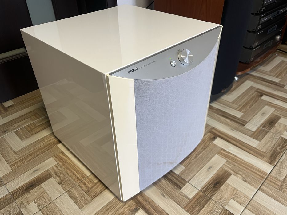 Mega subwoofer Yamaha NS-SW1000 42.6kg