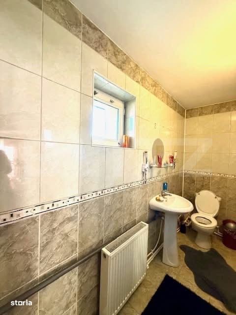 Casa cu 5 camere si un teren de 700 mp