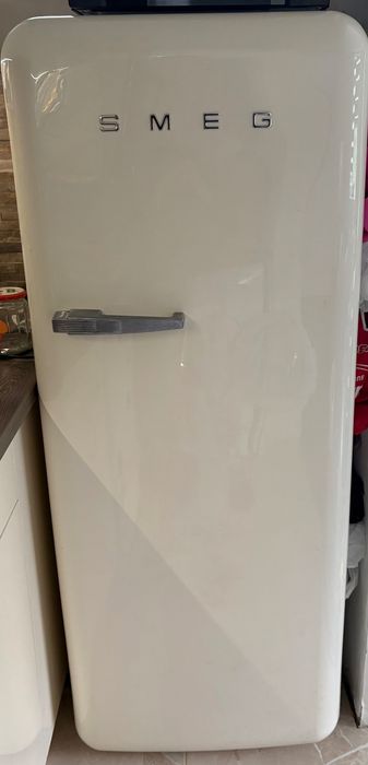 Ретро хладилник Smeg