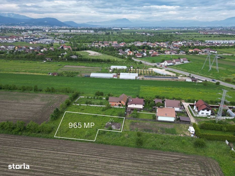 Teren intravilan Sanpetru- 800 m de Street Mall , 3km de Coresi