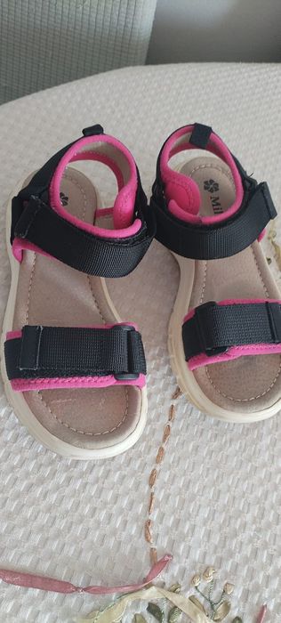 Обувь для девочки