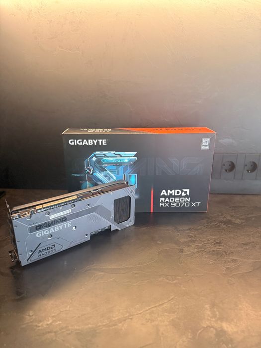 GIGABYTE radeon RX 9070 XT gaming OC