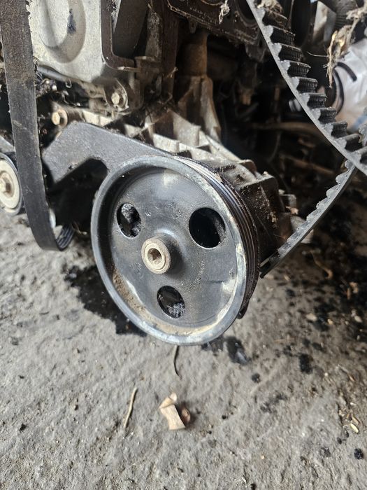 Pompa servo servodirectie Dacia Logan 1.6 16v benzina 2009