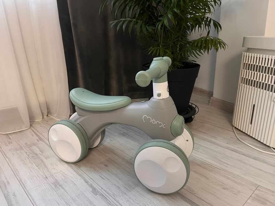 Bicicletă de echilibru MOMI